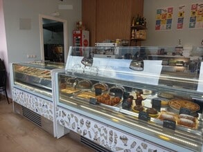 Retail in Madrid, Madrid to rent Interior Photo- Image 2 of 7