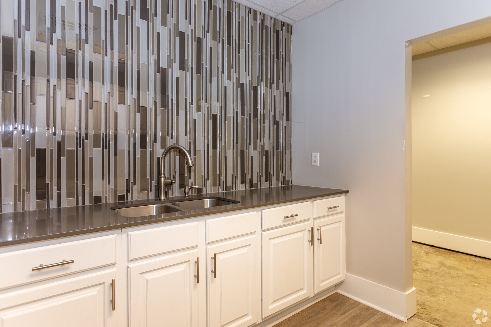 532 Patterson Ave, Mooresville, NC to rent Interior Photo- Image 1 of 6