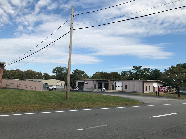 1882 Fall River Ave, Seekonk, MA for rent - Building Photo - Image 2 of 4