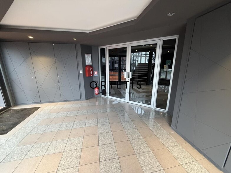 76 Rue Garance, Labège to rent - Lobby - Image 2 of 8