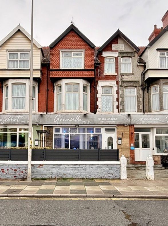 12 Station Rd, Blackpool for sale Primary Photo- Image 1 of 19