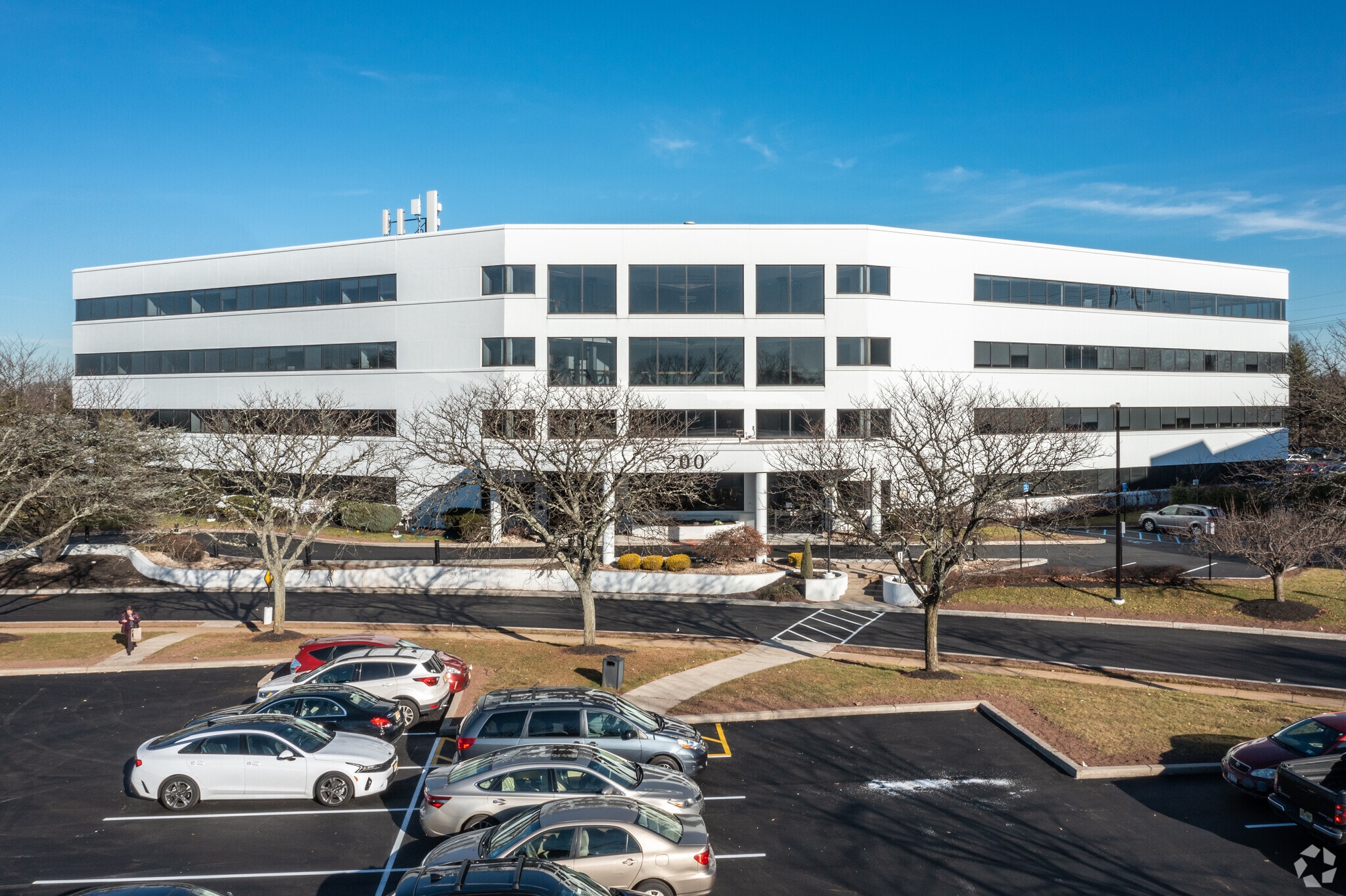 200 Metroplex Dr, Edison, NJ to rent Building Photo- Image 1 of 7
