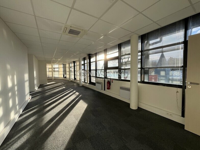 Office in Melun for sale - Interior Photo - Image 3 of 24