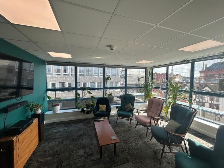 30 Queen Charlotte St, Bristol to rent - Building Photo - Image 3 of 13