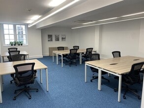 4 Queen St, Bath to rent Interior Photo- Image 1 of 1