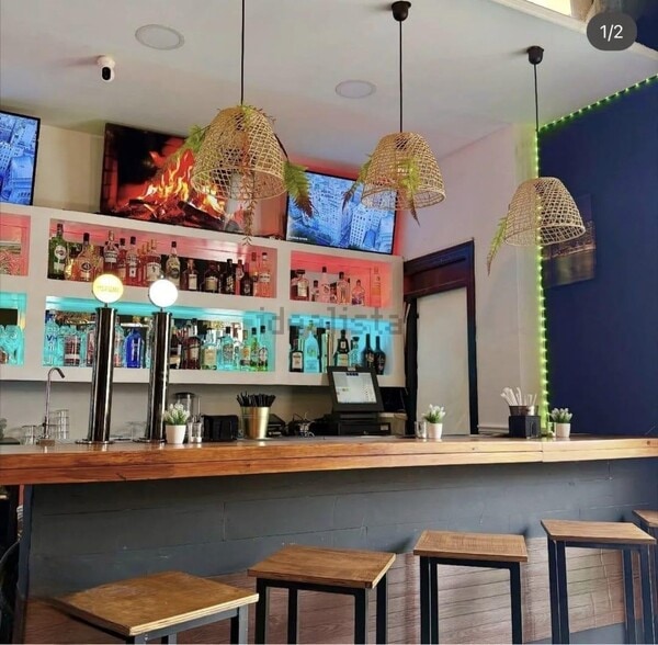 Retail in Fuengirola to rent - Building Photo - Image 1 of 11