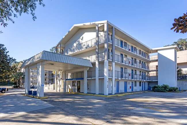 More details for 2738 N Monroe St, Tallahassee, FL - Hospitality for Auction