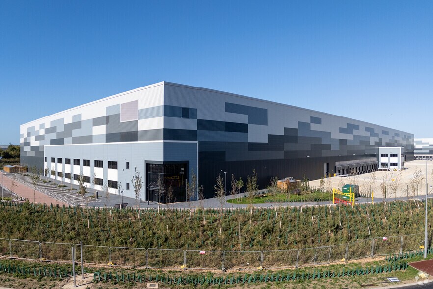 Panattoni Park Milton Keynes, Newport Pagnell for sale - Primary Photo - Image 1 of 1