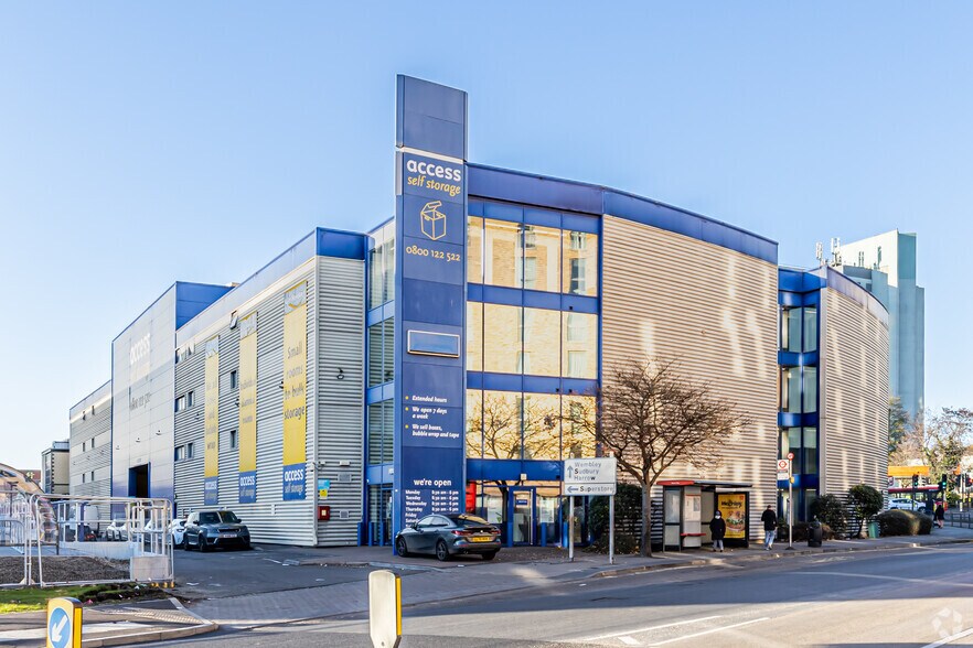 372 Ealing Rd, Wembley for sale - Primary Photo - Image 1 of 1