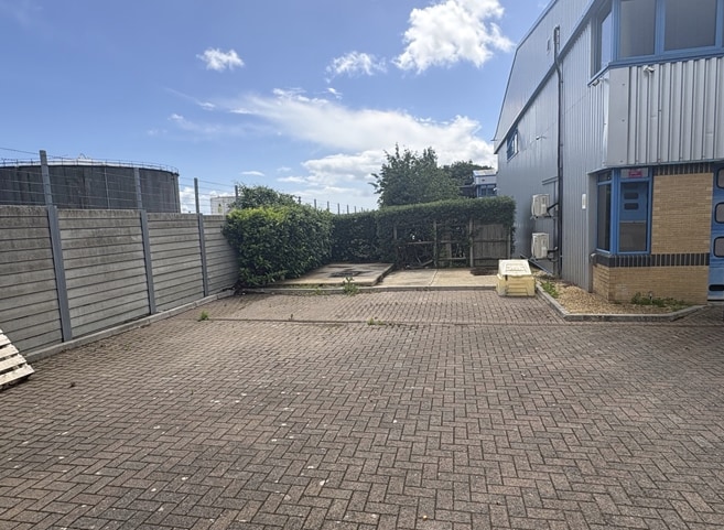 25 Ensign Way, Southampton for sale - Building Photo - Image 2 of 3