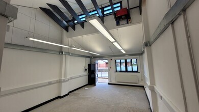 Kirtle Pl, Gretna to rent Interior Photo- Image 2 of 6