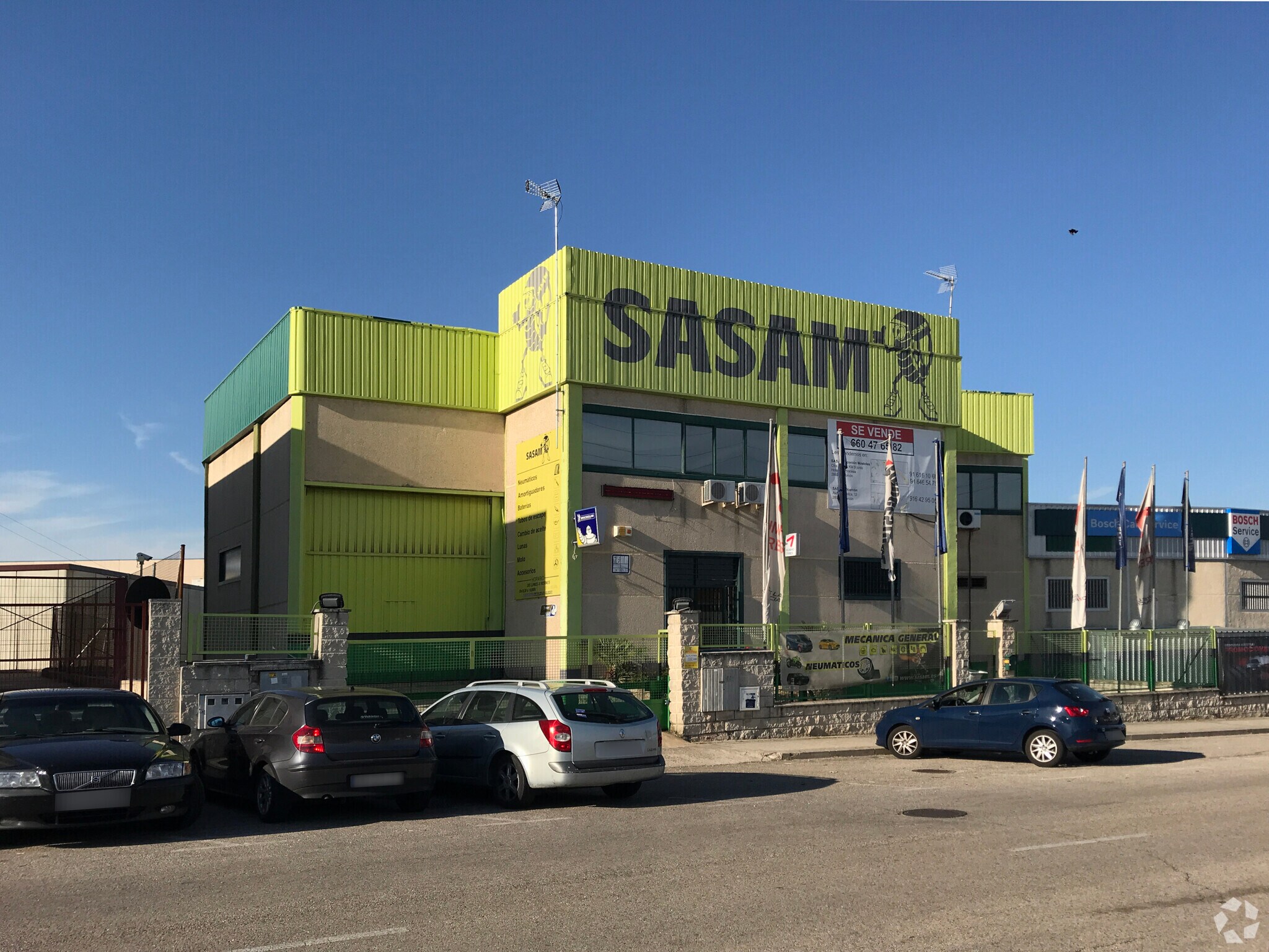 Industrial in Móstoles, Madrid for sale Primary Photo- Image 1 of 13