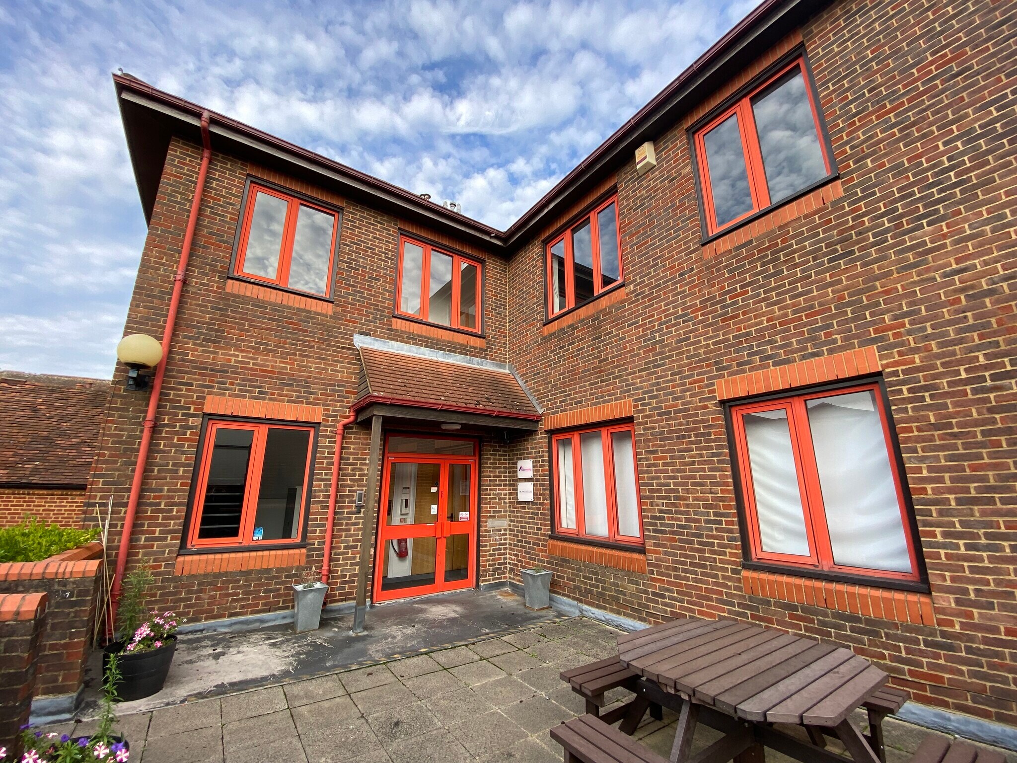 14 Chequer St, St Albans to rent Building Photo- Image 1 of 6