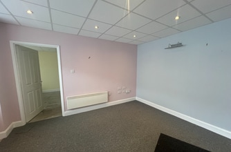 50-51 The Market, Sutton to rent Interior Photo- Image 2 of 6