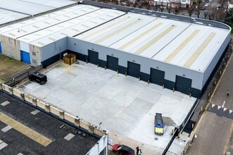 Streatham Rd, Mitcham to rent Building Photo- Image 1 of 5