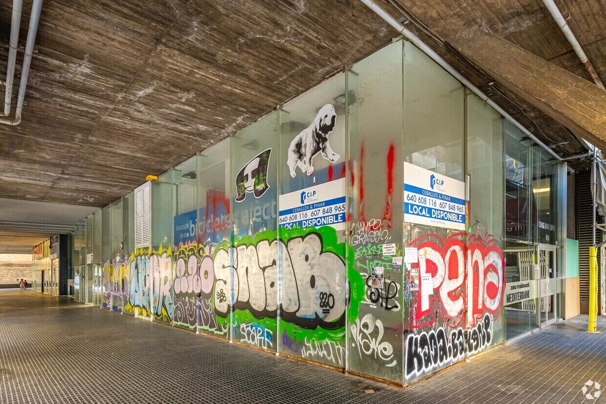 Retail in Barcelona, Barcelona to rent Interior Photo- Image 1 of 7