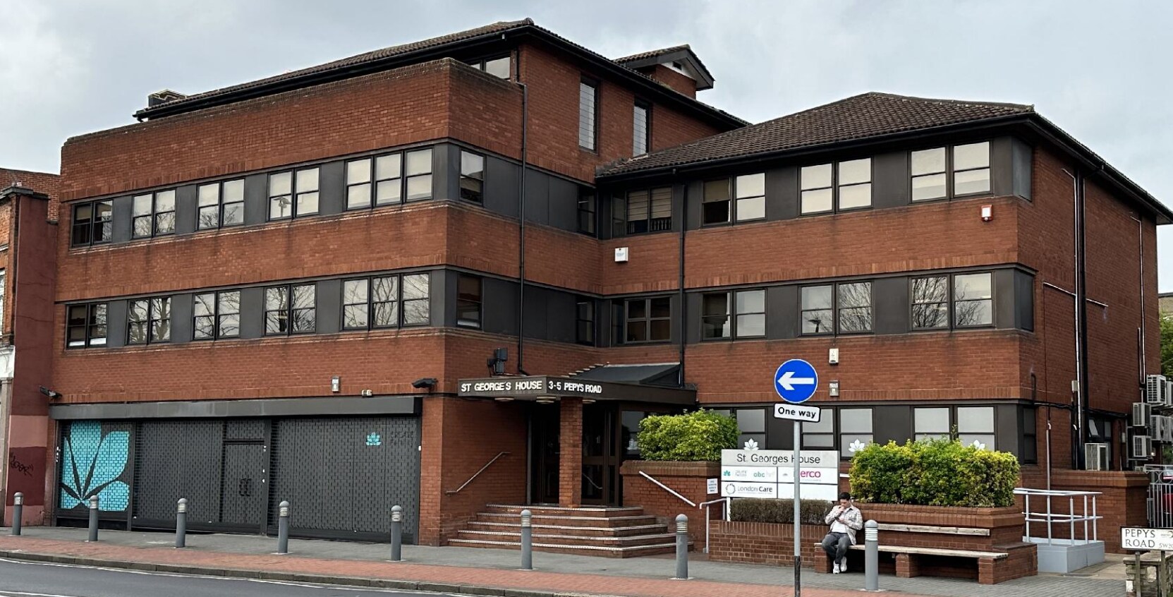 3-5 Pepys Rd, London for sale Primary Photo- Image 1 of 1