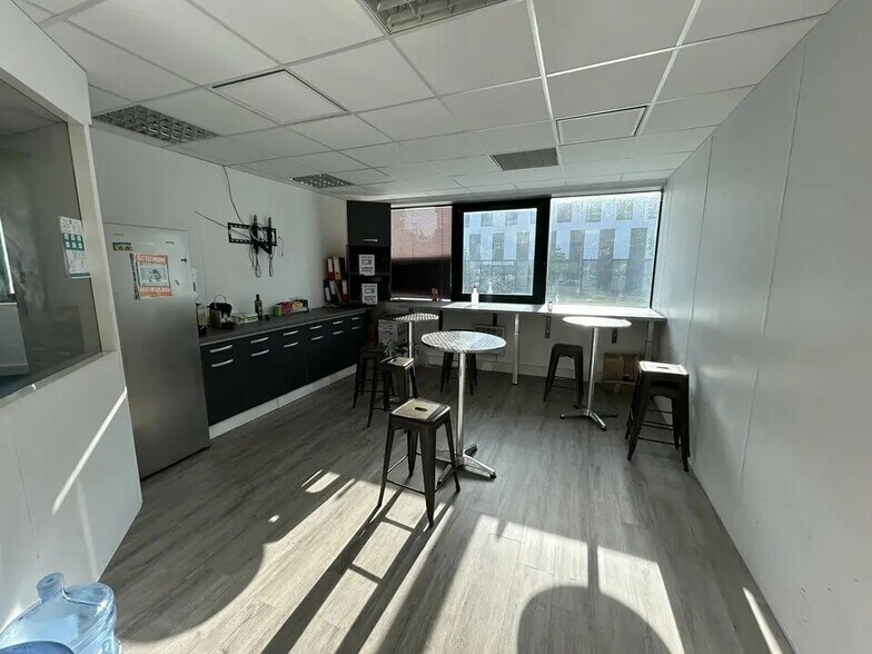 Office in Bordeaux to rent - Interior Photo - Image 3 of 8