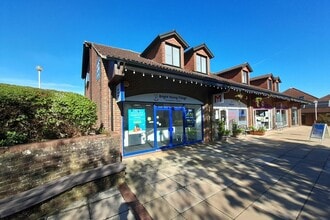 Chineham Centre, Chineham to rent Building Photo- Image 2 of 3