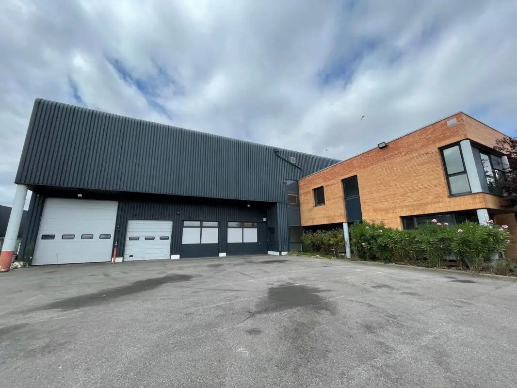 Industrial in Créteil to rent Building Photo- Image 1 of 7
