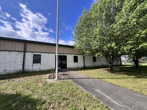 5326 Industrial Park Rd, Metropolis, IL for rent Building Photo- Image 1 of 7