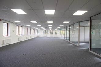 Hampton Ct, Runcorn to rent Interior Photo- Image 1 of 9