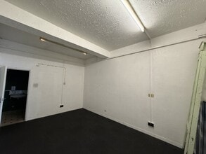 24-38 North Rd, Lancing to rent Interior Photo- Image 2 of 5