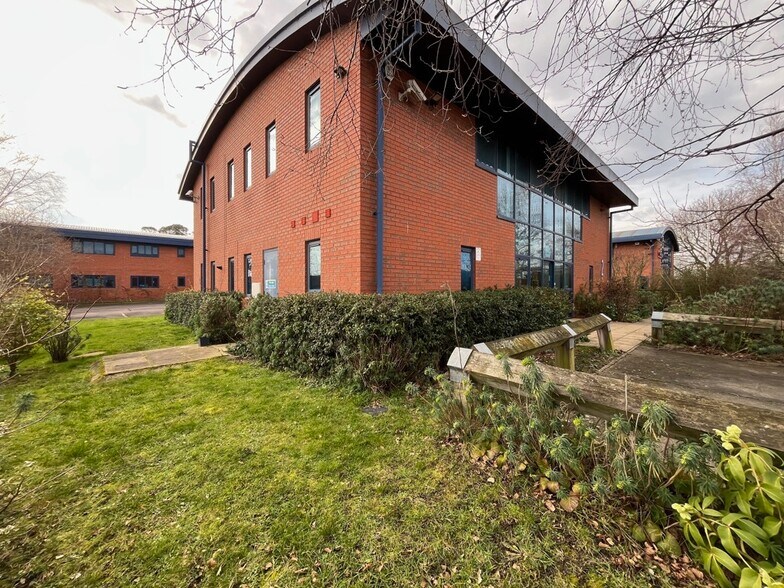 Brunel Rd, Clacton On Sea to rent - Building Photo - Image 2 of 5