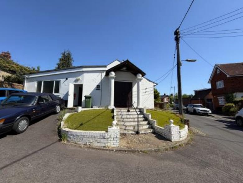 Windsor Road, Petersfield for sale - Building Photo - Image 3 of 5