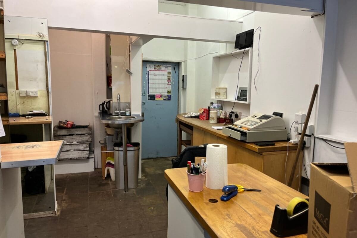 14-18 South St, Exeter to rent Interior Photo- Image 1 of 2