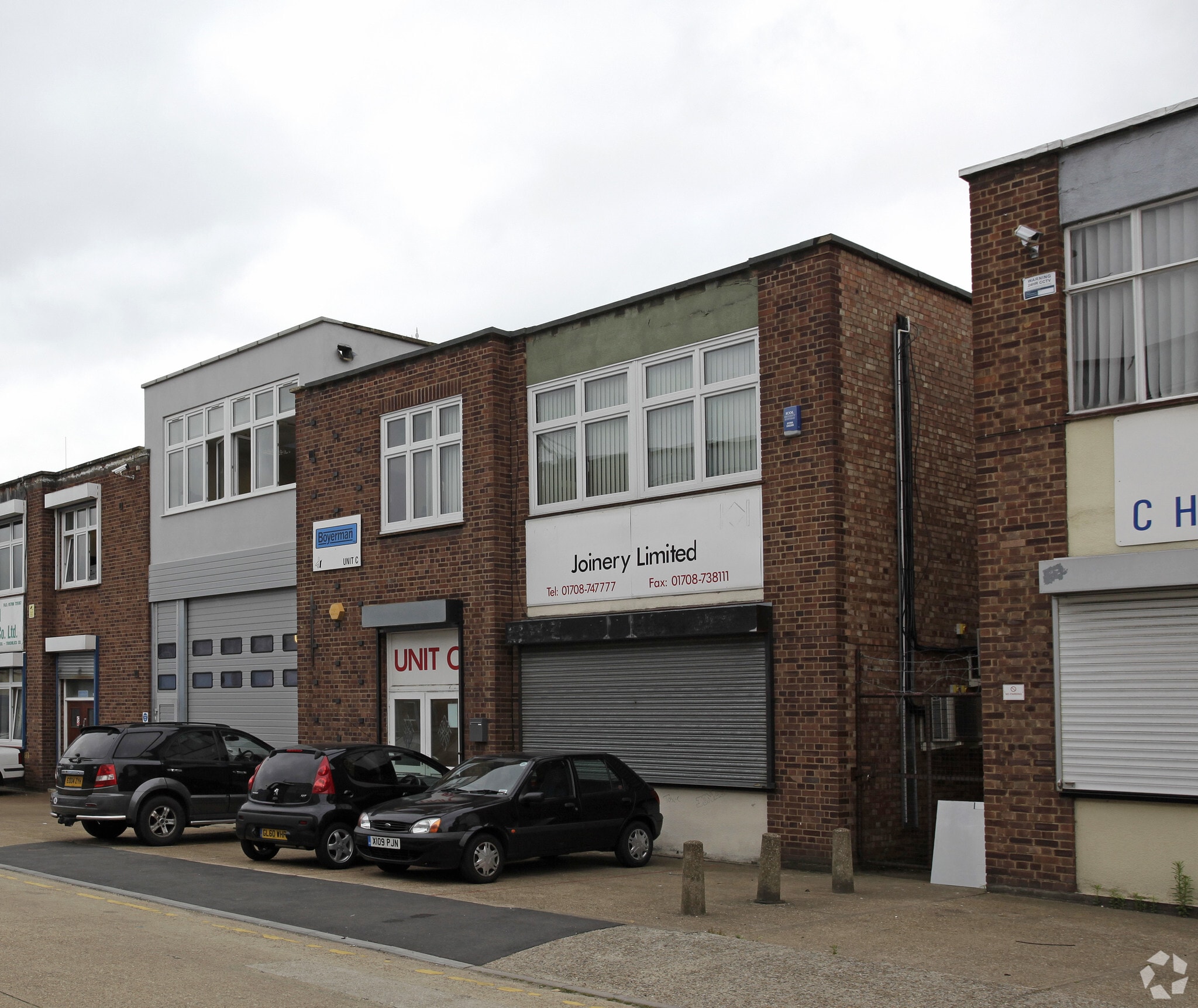 Units C & D Chesham Close, Romford portfolio of 2 properties for sale on LoopNet.co.uk Building Photo- Image 1 of 11