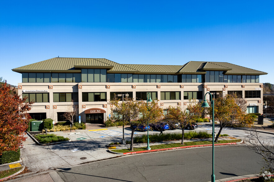 5030 Business Center Dr, Fairfield, CA for rent - Building Photo - Image 3 of 22