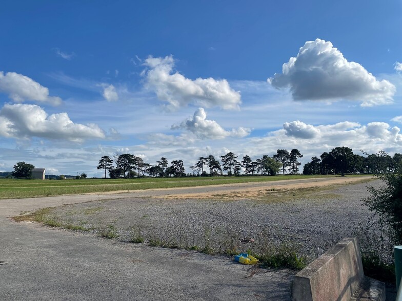 Cheltenham Racecourse, Cheltenham for rent - Building Photo - Image 3 of 7