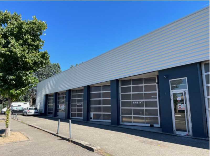 Light Industrial in Vénissieux to rent Building Photo- Image 1 of 8