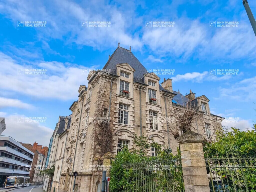 Location Bureaux 186 m² - Photo 1