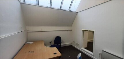 Park Ln, Wolverhampton to rent Interior Photo- Image 2 of 5