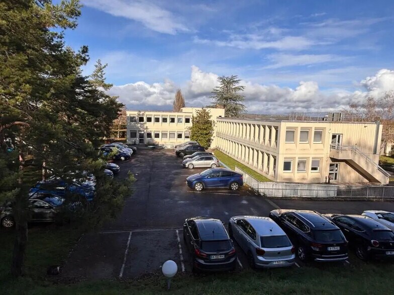 Office in Saint-Apollinaire for sale - Building Photo - Image 3 of 11