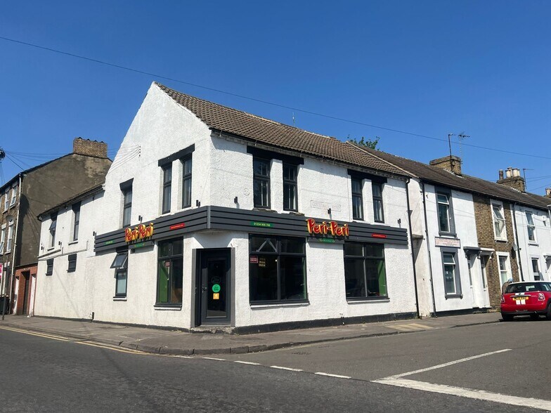 67 Commercial Rd, Bedford for sale - Building Photo - Image 1 of 1