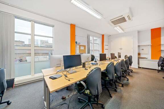 1 Bethwin Rd, London, LND SE5 0YJ - Unit Unit 4 - - Interior Photo - Image 1 of 14