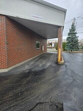 222 Great Rd, Littleton, MA to rent Interior Photo- Image 2 of 11