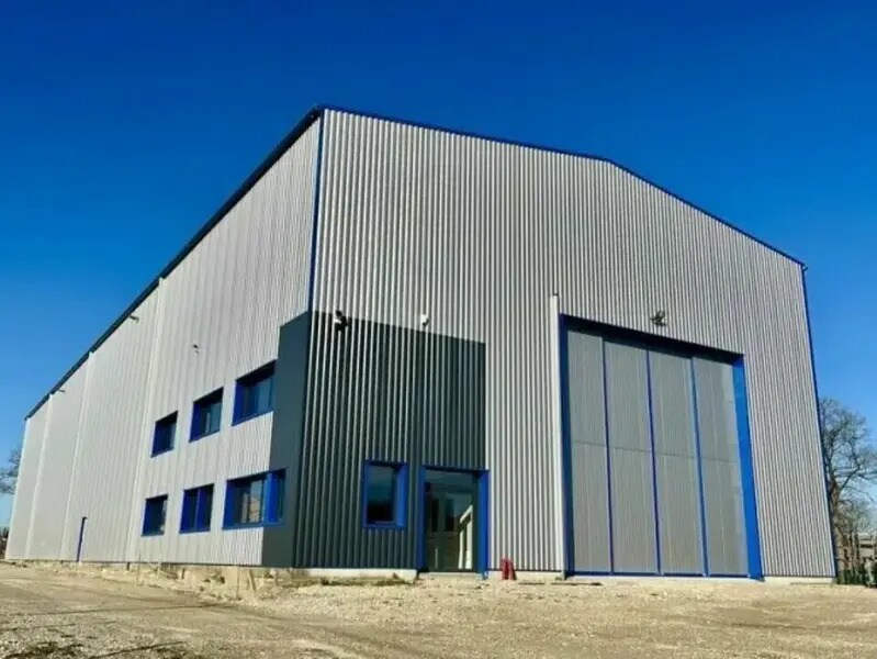 Vente Entrepôt 1 650 m² - Photo 1