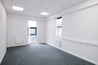 Wesley Sq, Hartlepool to rent Interior Photo- Image 1 of 4