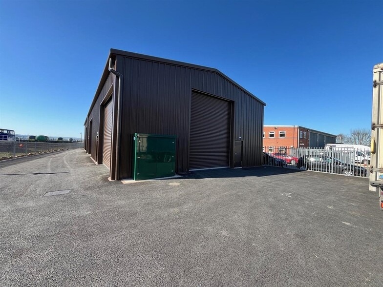 Unit 3 Old Station Yard, Long Marston, Long Marston to rent - Building Photo - Image 2 of 7