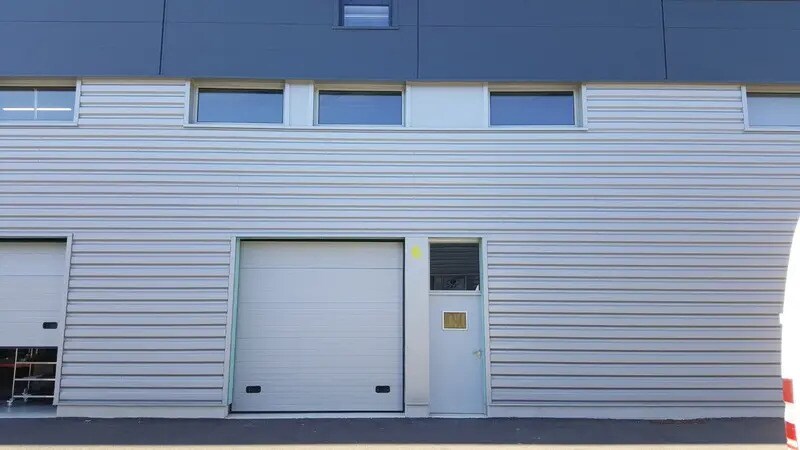 Location Bureaux 102 m² - Photo 1