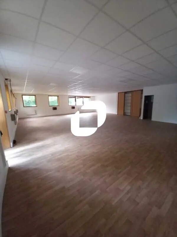 Office in Châtillon to rent Interior Photo- Image 1 of 10