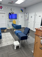 1742-1768 N Milwaukee Ave, Libertyville, IL to rent Building Photo- Image 2 of 6