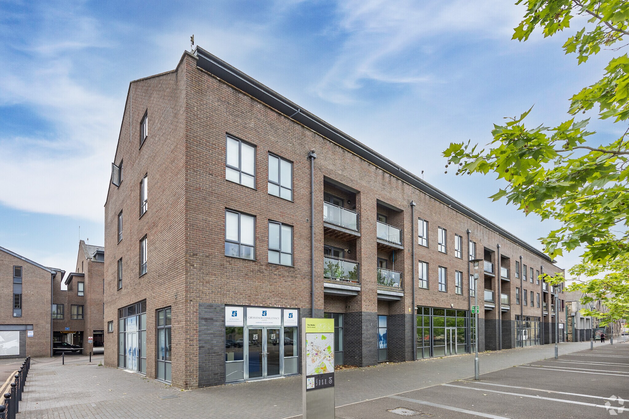 Kemble Dr, Swindon for sale Primary Photo- Image 1 of 1