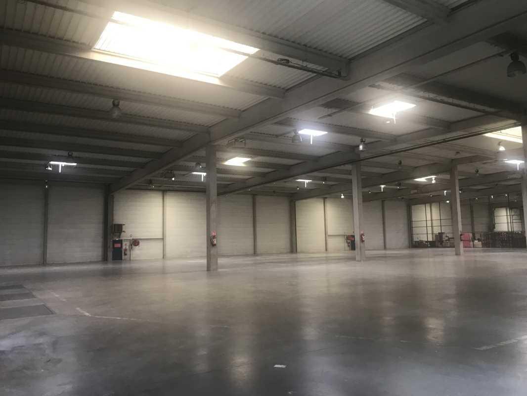 Industrial in Élancourt to rent Interior Photo- Image 1 of 2