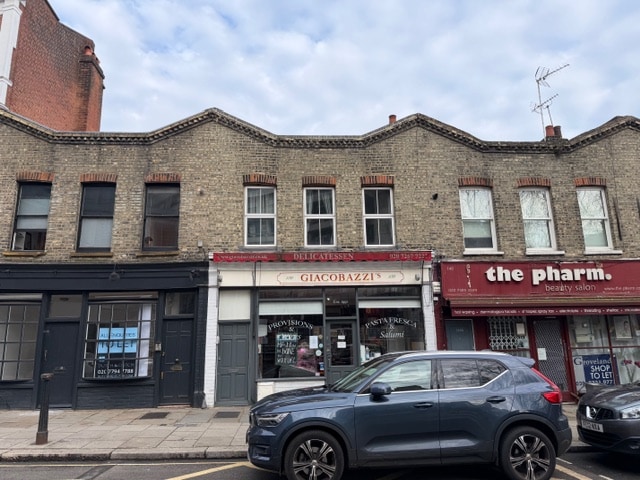 150 Fleet Rd, London to rent - Building Photo - Image 1 of 5