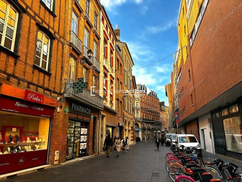 Retail in Toulouse to rent - Building Photo - Image 1 of 3